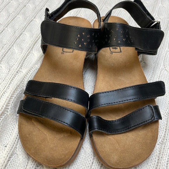 NWOT Propet Women’s sz 7 Leather Black Sandals. Hook& loop straps cork footbed - Picture 9 of 10
